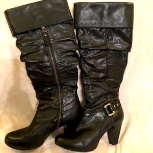 Black Fossil Boots
